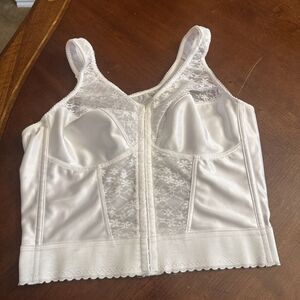 Exquisite Form bra beige wire support on side 38C front  closure